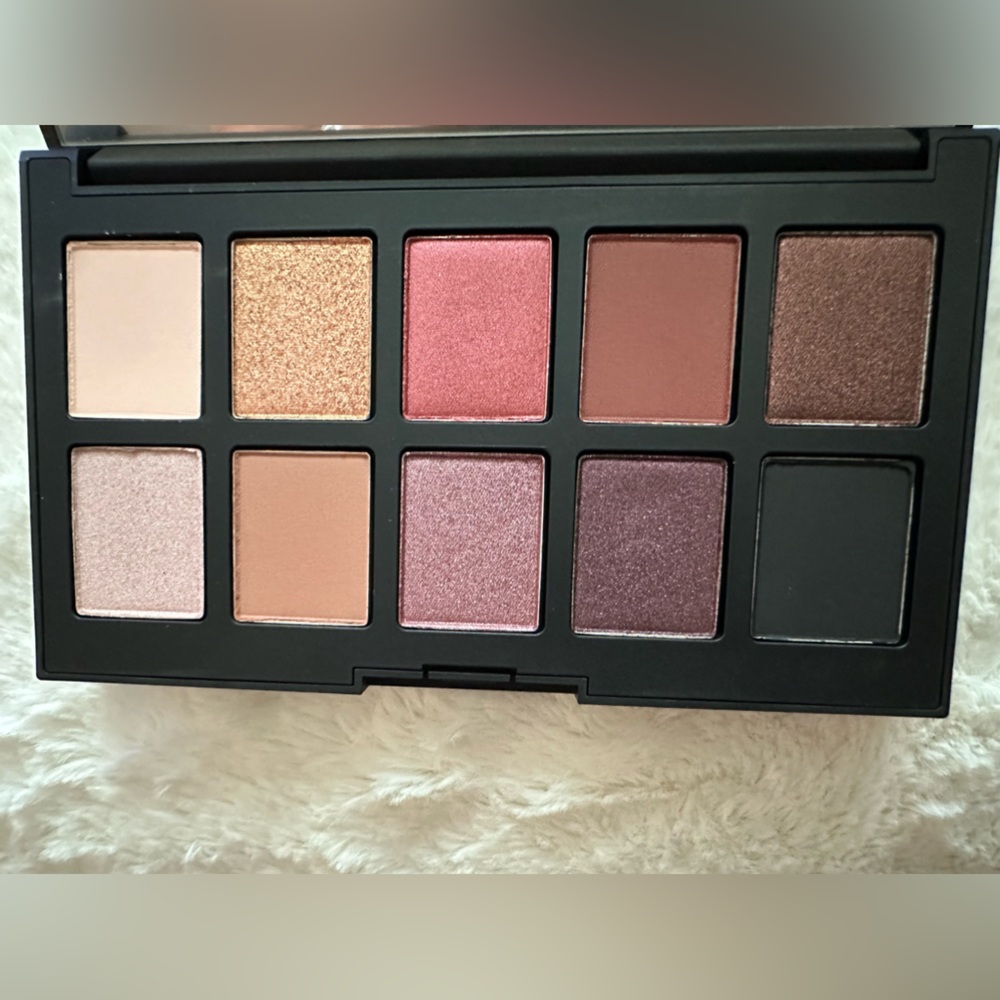 Haus laboratories shadow palette